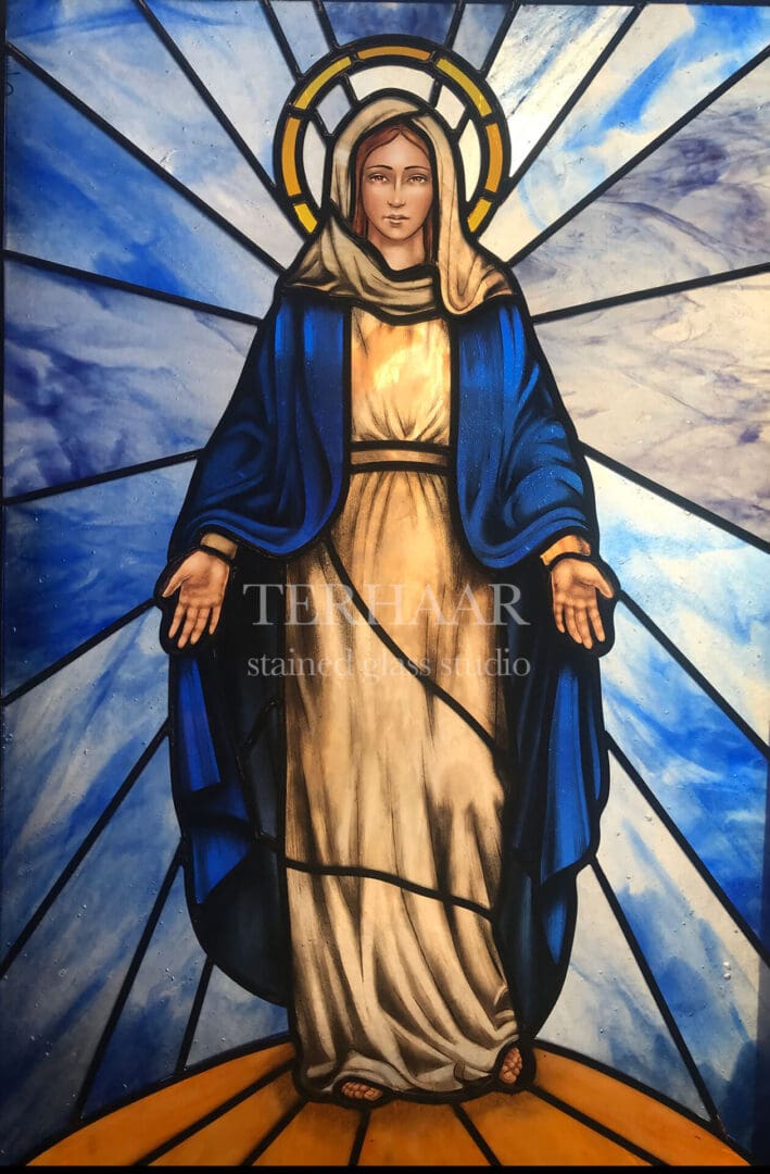 stained-glass-art_mary-with-hands-out_stained-glass-window_house_of_worship_terhaarglass.com